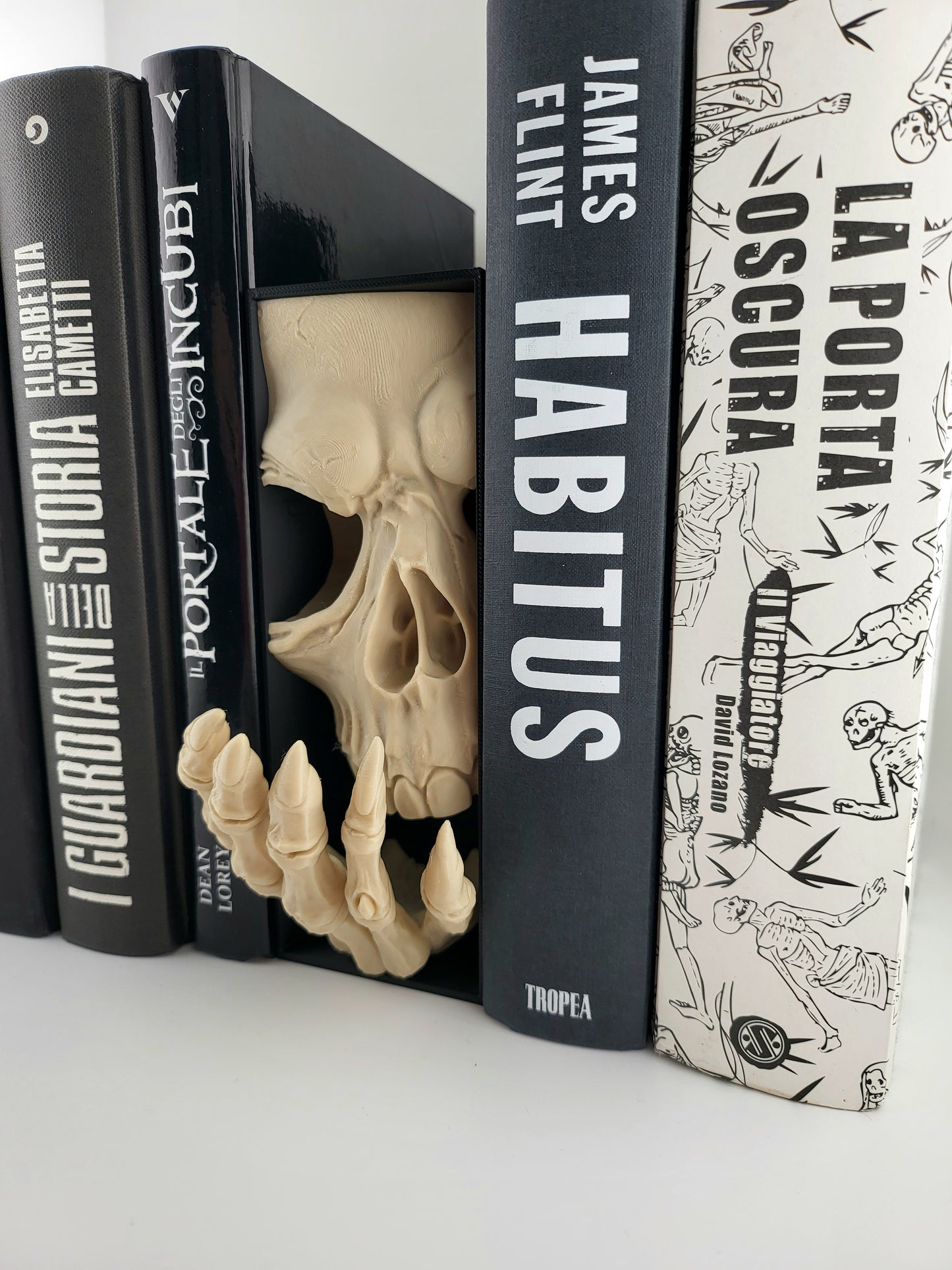 Grimm – Skull Buchnische